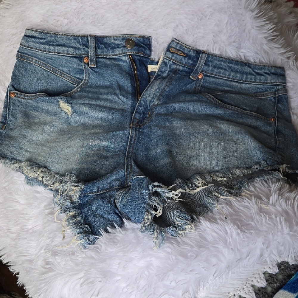 Casual Blue Frayed Hem Jean Shorts